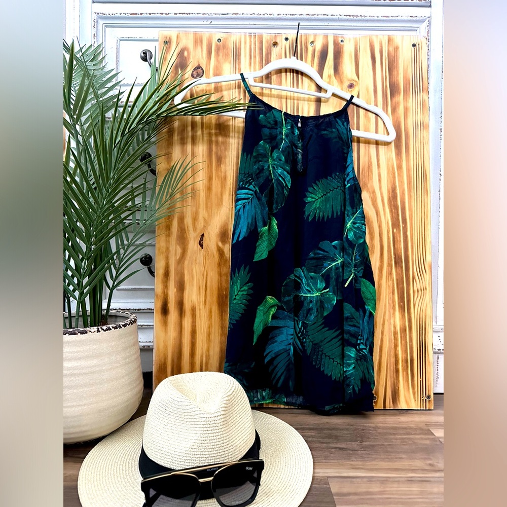 OLD NAVY Tropical Floral Keyhole Tank | Medium